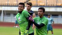 Catatan Penampilan Kiper-kiper Persib di Liga 1 2021